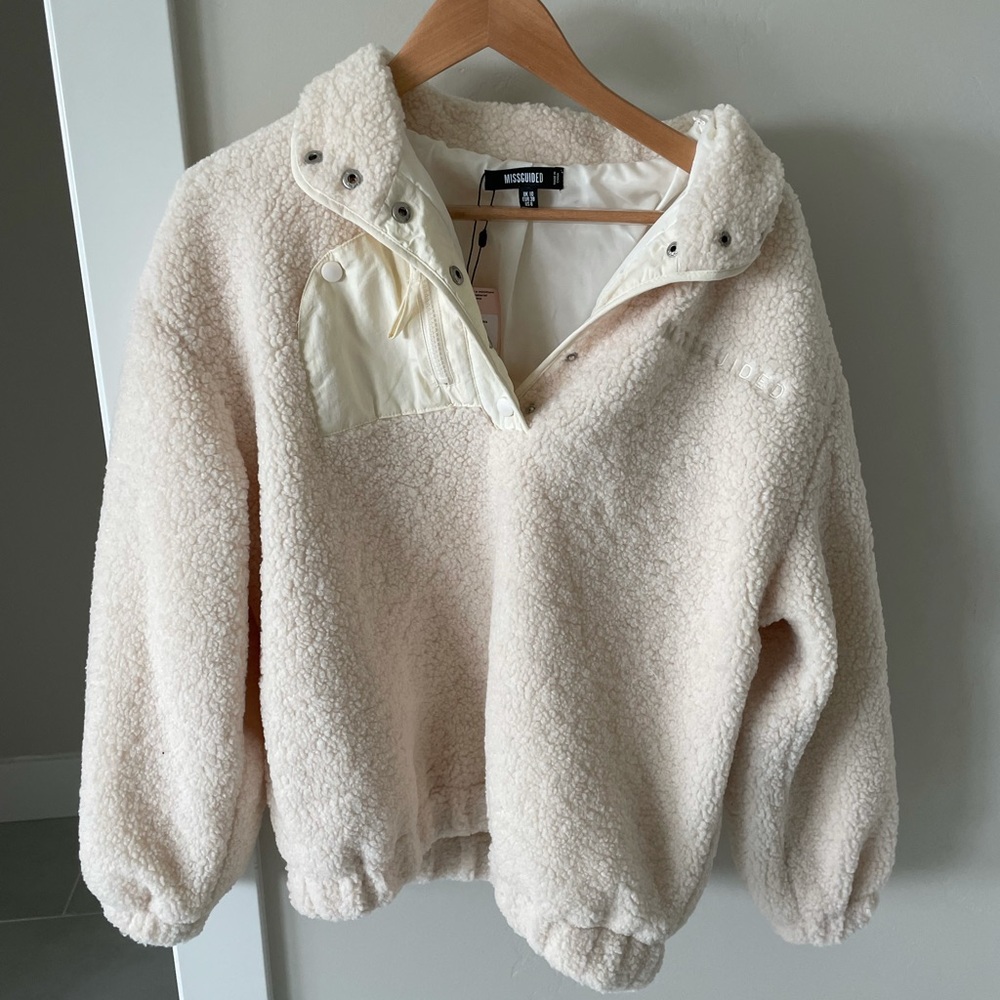 NWT MISSGUIDED Eucra Off White Sherpa Pullover.